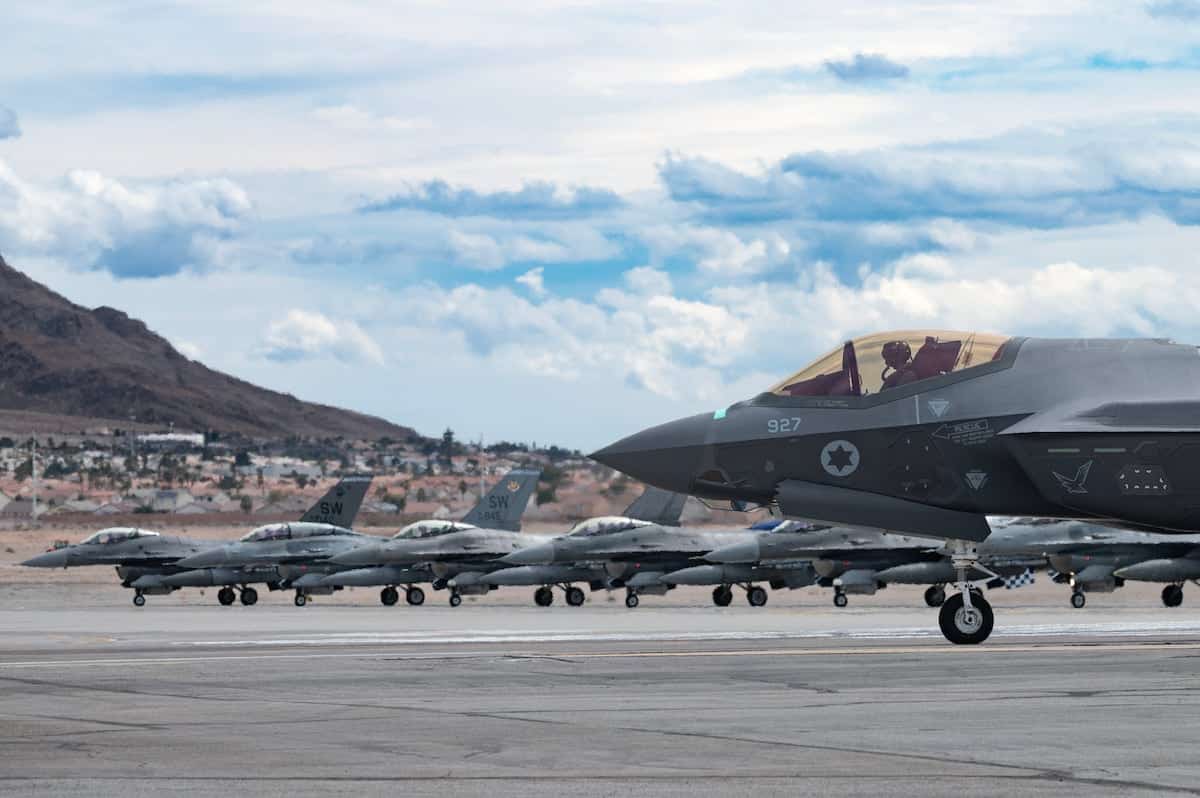 Israel to buy more F-35 and F-15 warplanes