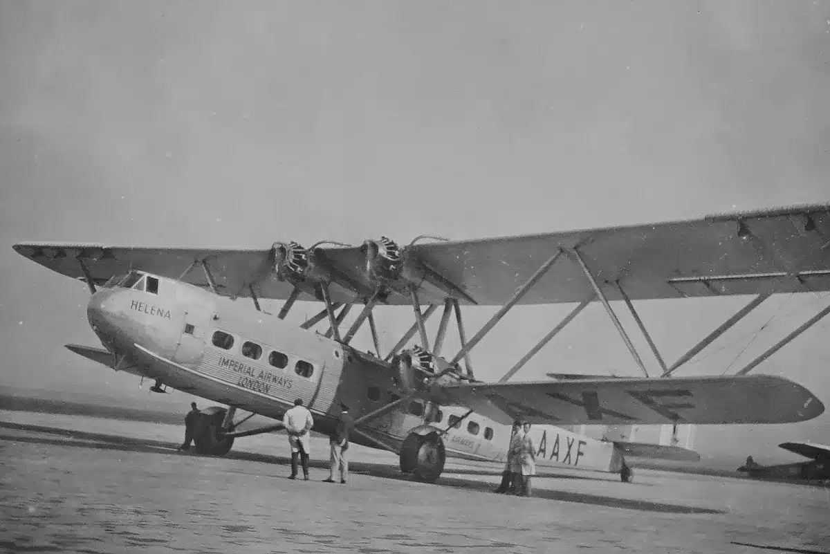 Historisches Trainingsflugzeug aus der frühen Luftfahrtepoche